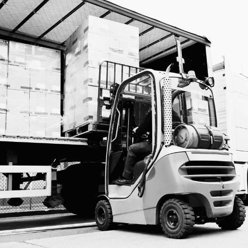 Sichere seitliche Verladung von Paletten per Gabelstapler