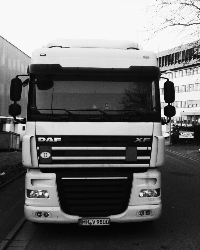 Abhol- und Zustellort für internationalen LKW-Transport eingeben